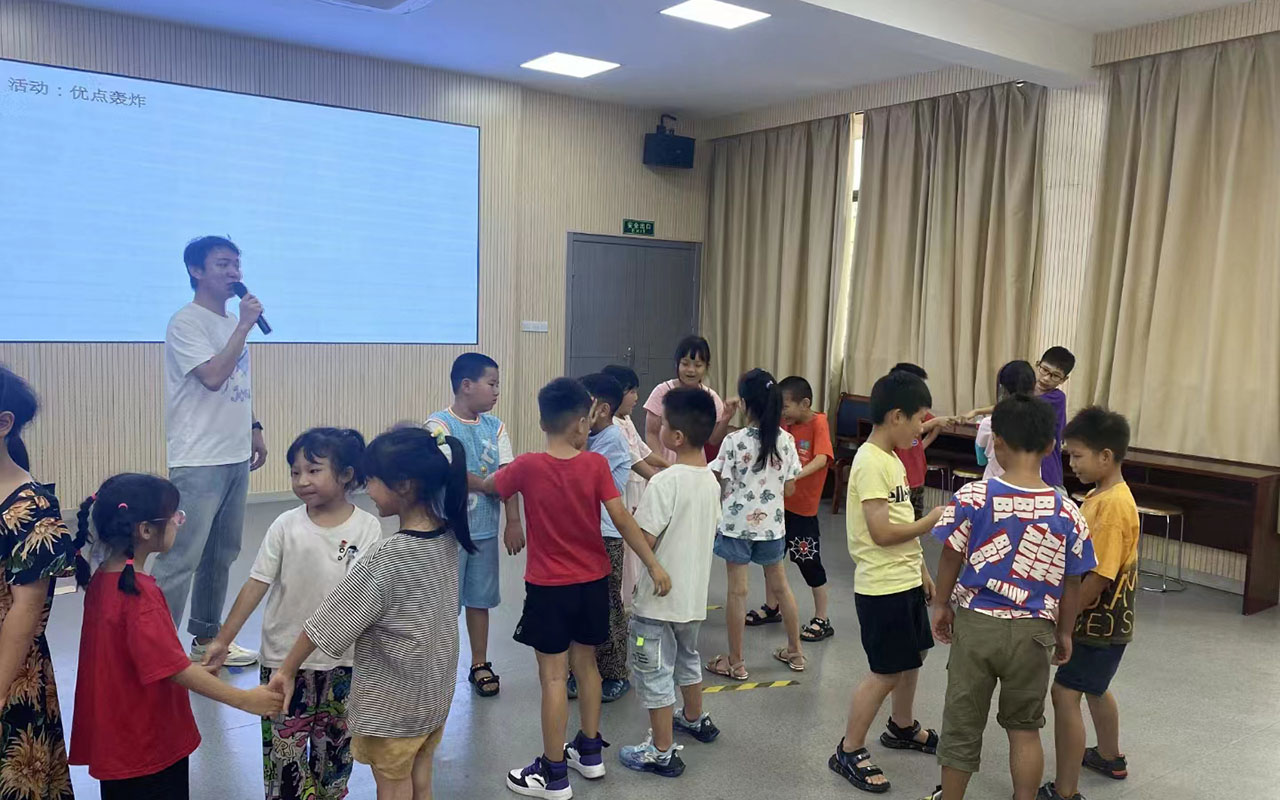 蚌山龙观乡中心学校